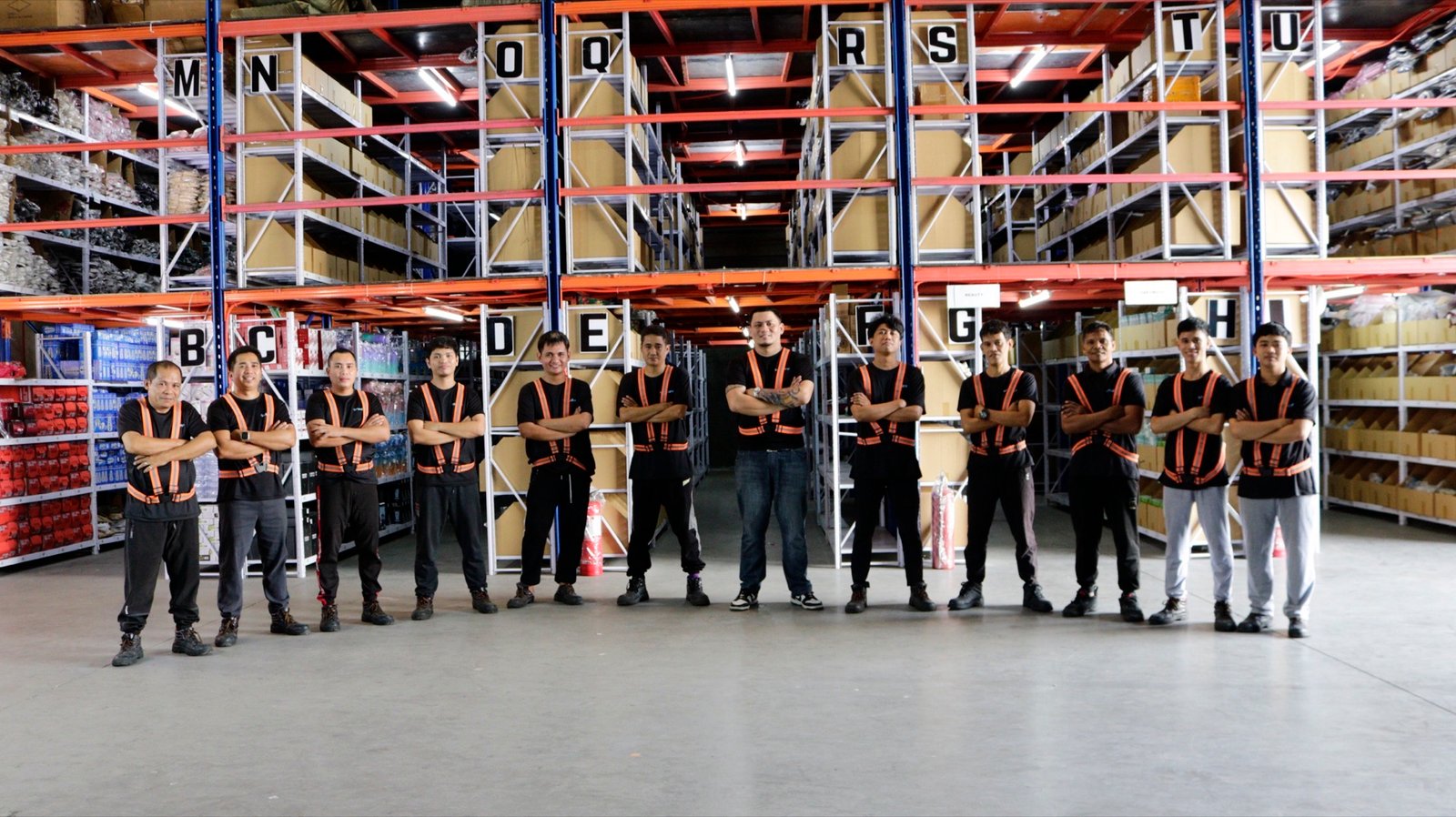 Inspire warehouse team on the fulfillment floor
